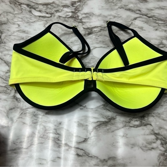 Victoria’s Secret Swim Color Block Bikini Top - Picture 4 of 7